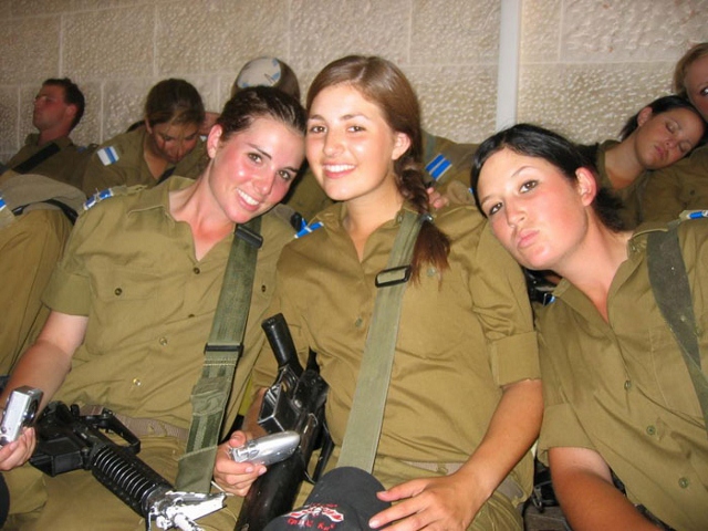 israeli-female-soldiers_640x480.jpg